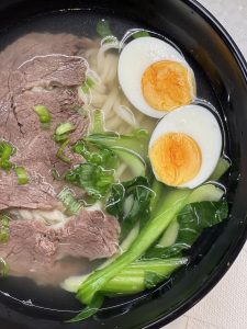 Marha ramen a Lotus Wok kínálatában a HÜVI Szolgáltatóházban