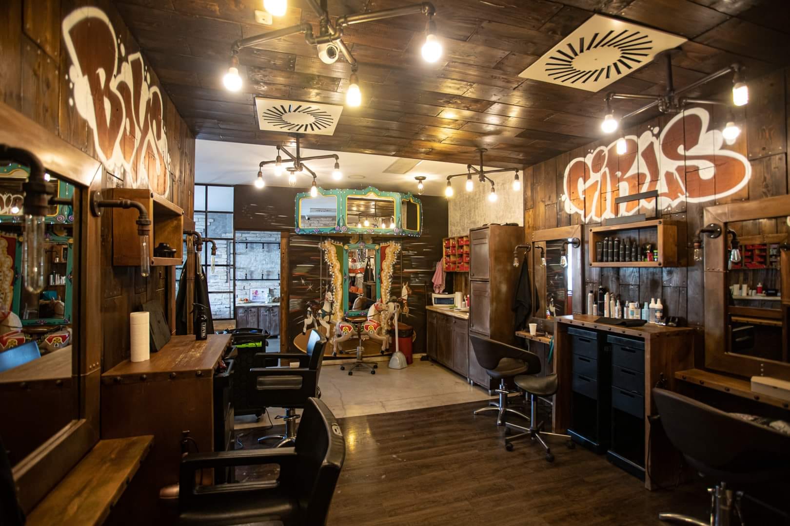 Crosser-Field salon